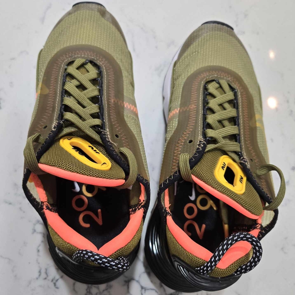 Nike Air Max 2090 Women's SZ.6 "Olive Flak" DC1875-300 Running Sneakers New - Picture 8 of 15